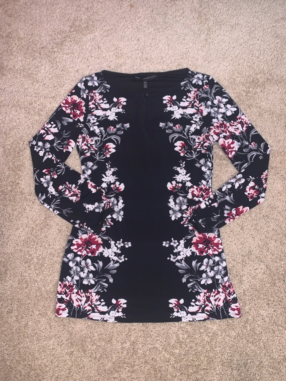 White House Black Market Women’s Black Floral Keyhole Elastic Long Sleeve Tunic